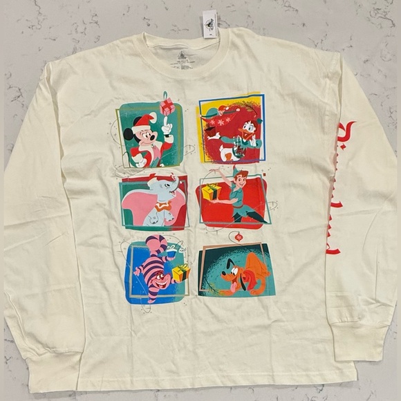 Disney Classics Christmas Long Sleeve T-Shirt for Adults Disneyland Size L New‎ - Picture 1 of 5